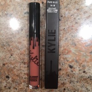 Kylie Jenner matte liquid lipstick in one wish
